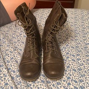 Combat boots